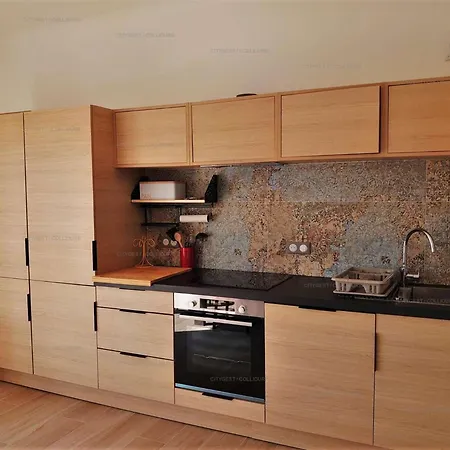 6creu1 - Confortable Avec Terrasses Et Jardinet Dans Maison *